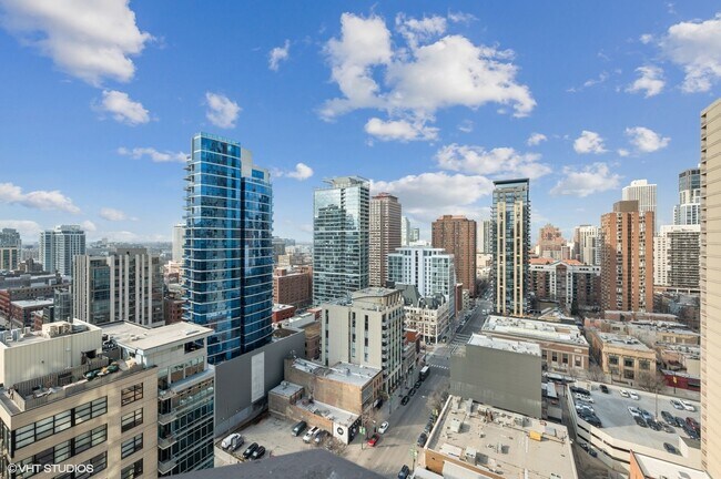 Building Photo - 70 W Huron St