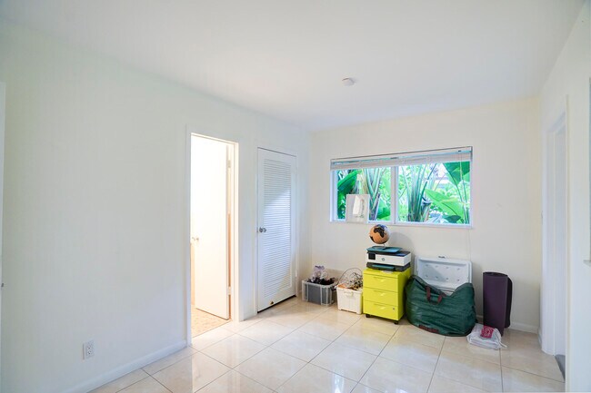 Building Photo - 216 32nd St