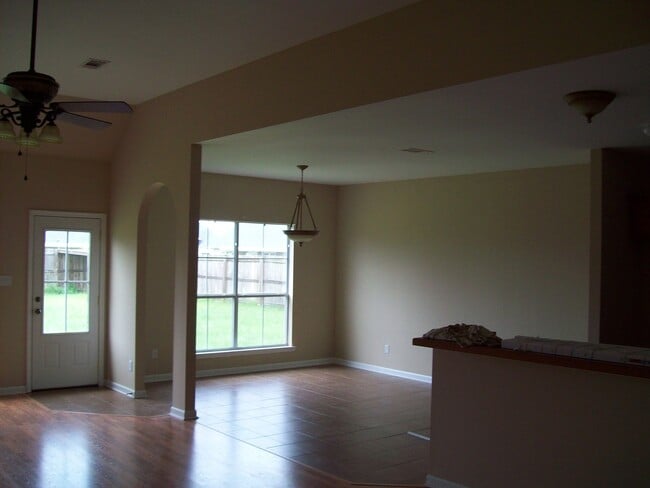 Building Photo - 26043 Wimbledon Dr