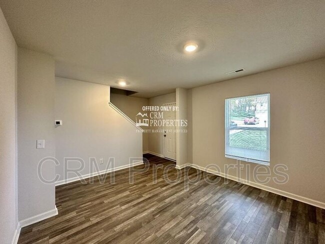 Building Photo - 974 Woodland Spgs Dr