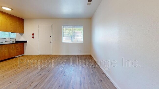 Building Photo - 71 Mono Ave