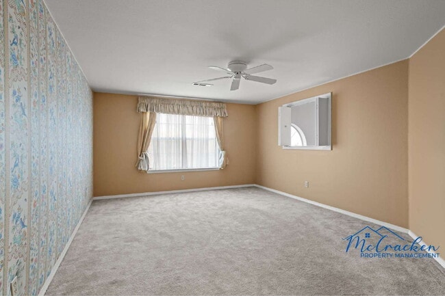 Building Photo - 486 Lori Ln