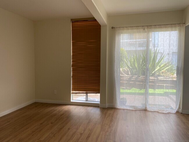 Building Photo - 2333 Caringa Way