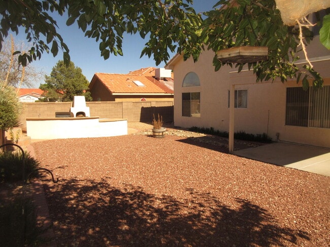 Building Photo - 2111 Corte Del Caballo NW