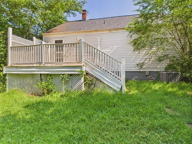 Building Photo - 1001 Garber St