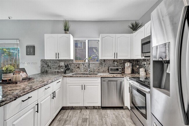 Building Photo - 8518 SW 214th Ln