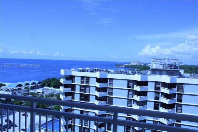 Building Photo - 2475 Brickell Ave