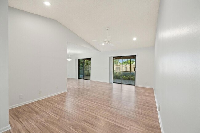 Building Photo - 13511 Jonquil Pl