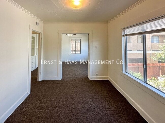 Building Photo - 1618 1/2 E. 4th St.-