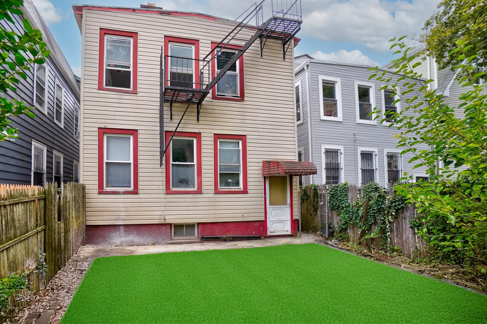 Building Photo - 97 Hopkins Pl