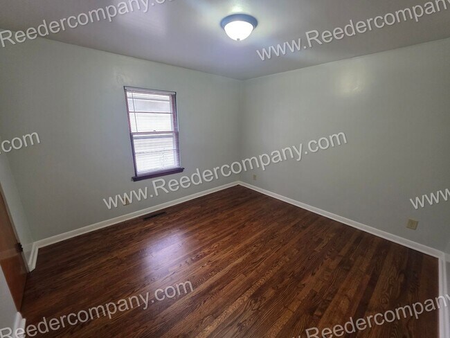 Building Photo - 7204 Lindberg Ave