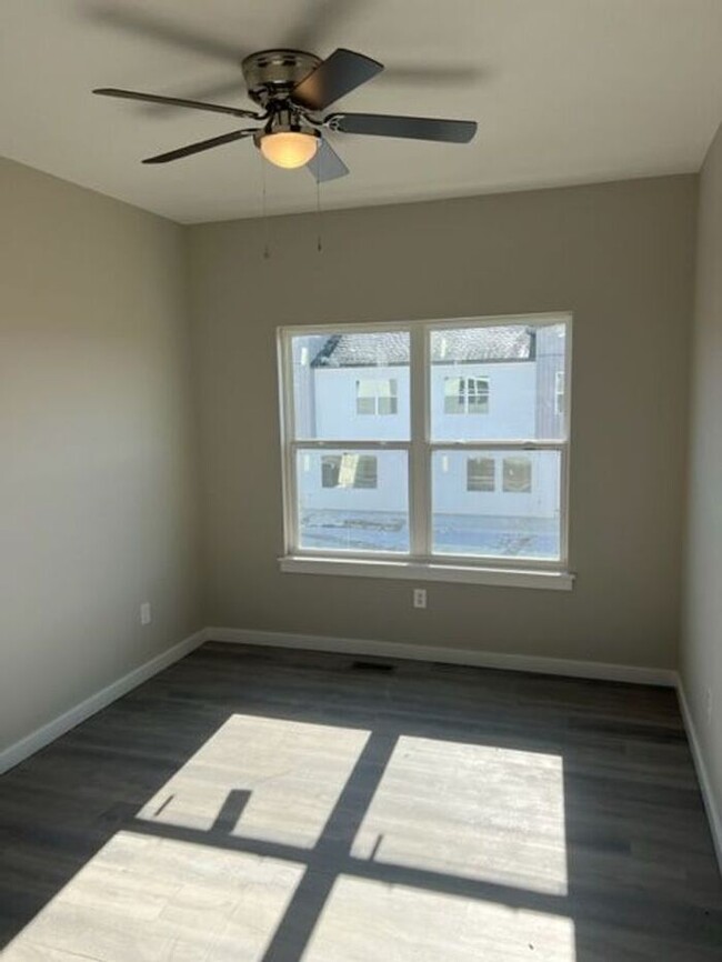 Building Photo - BRAND NEW TOWN HOMES in Clever, Mo!!!! 3 b...