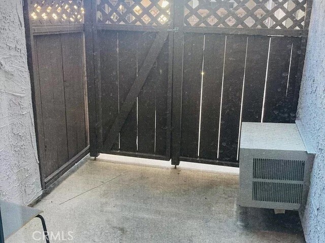 Building Photo - 10982 Roebling Ave