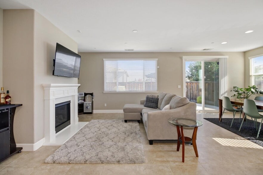 Building Photo - 6200 Crosshaven Ct