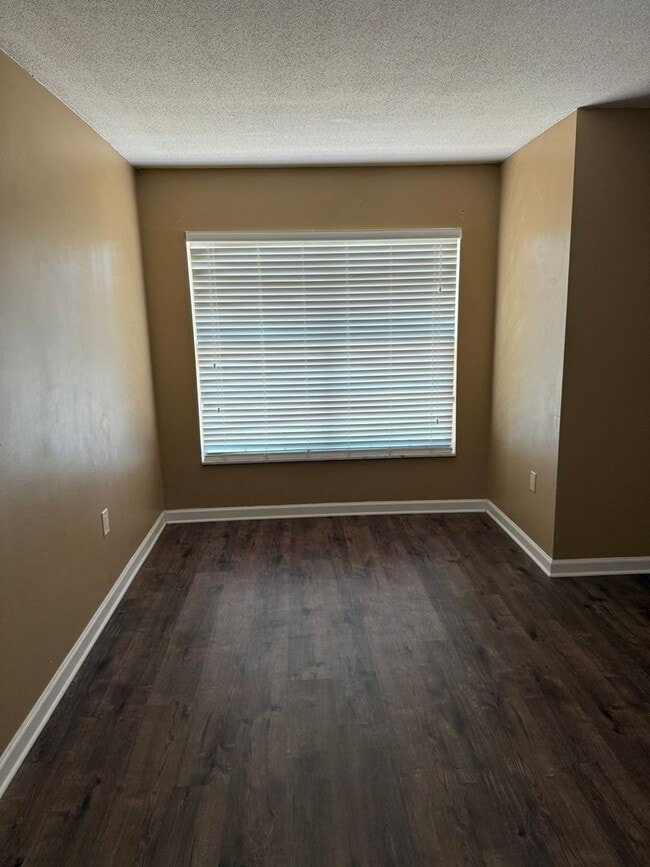 Building Photo - 1/1 Condo in Summit Village Casselberry