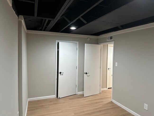 Building Photo - 20 Lindworth Dr