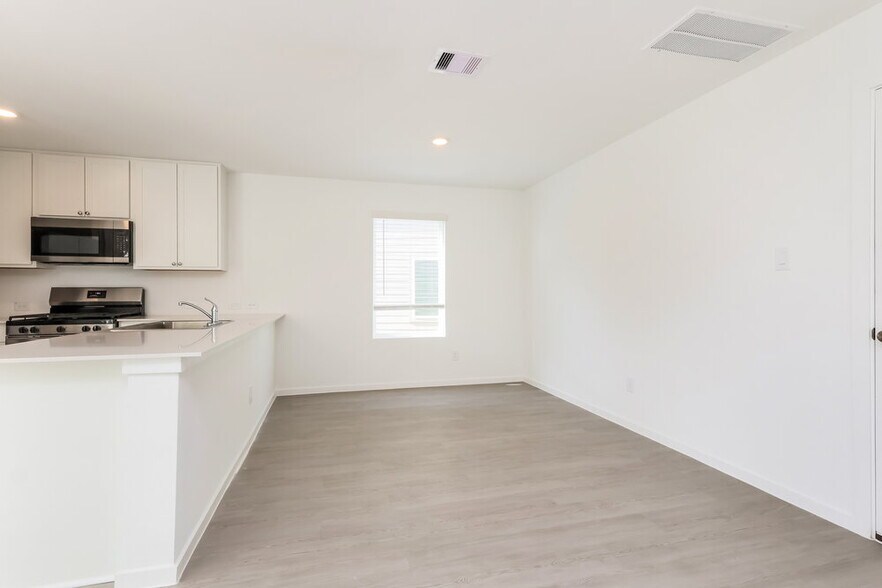 Building Photo - 15286 Abella Dr