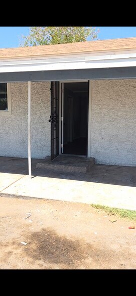 Building Photo - 2240 E Taylor St