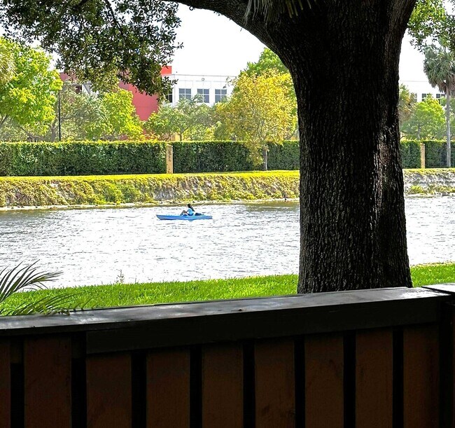 Building Photo - 2936 SW 22nd Cir