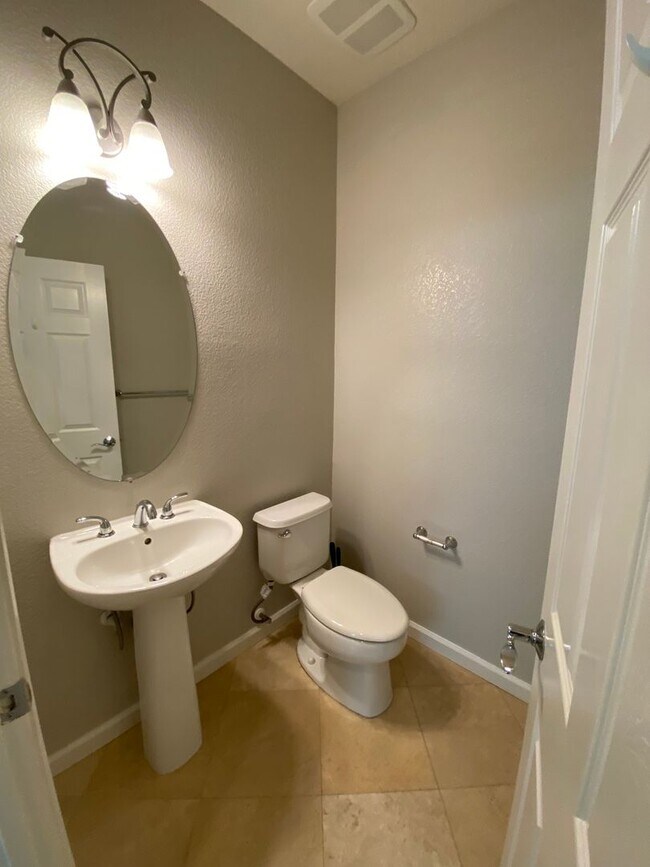 Building Photo - 4057 Crandall Cir