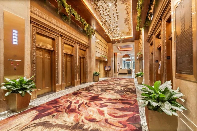 Building Photo - 1 W 4th St