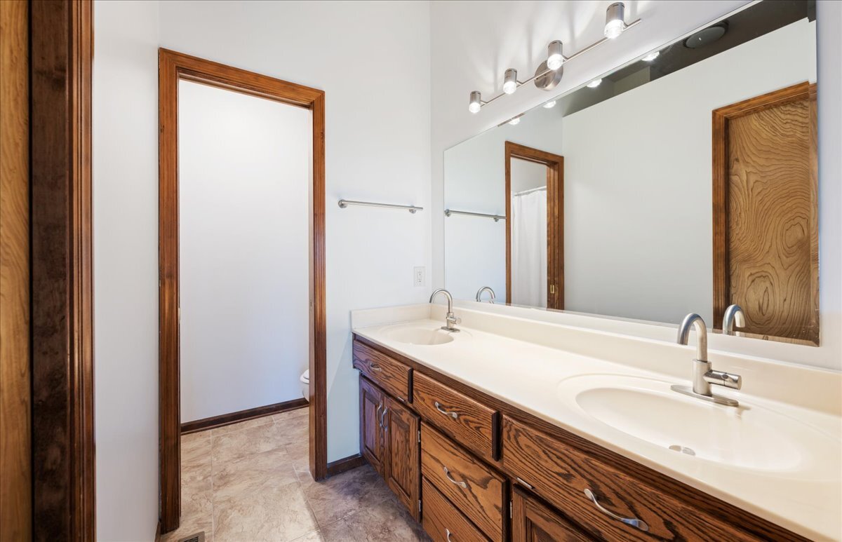 Double Vanities - 12804 S 28th Ave