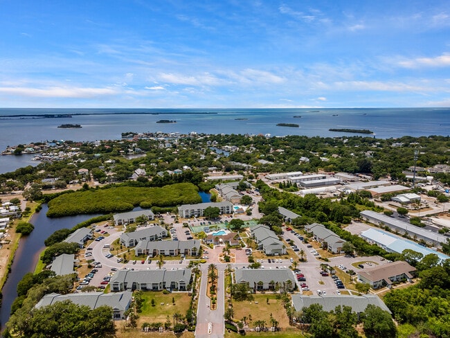 Building Photo - 455 Alt 19