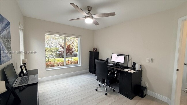 Building Photo - 582 Spinnaker