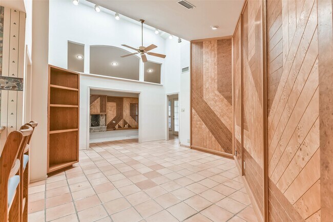 Building Photo - 1 Cadena Ct