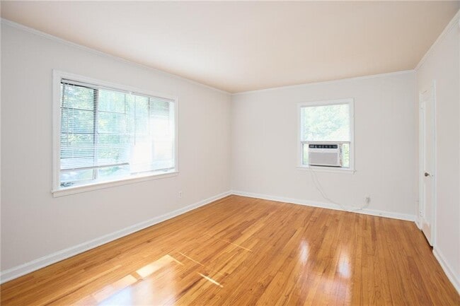 Primary Photo - 1086 Briarcliff Rd NE