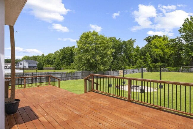 Building Photo - 144 Backfield Pl