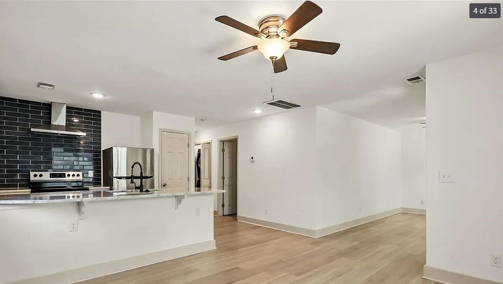 Kitchen/Hallway - 1714 Le Grand St