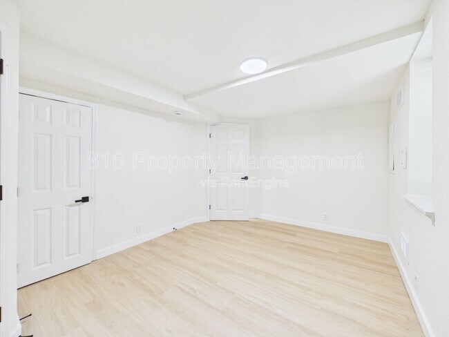 Building Photo - 6607 NE 49th St