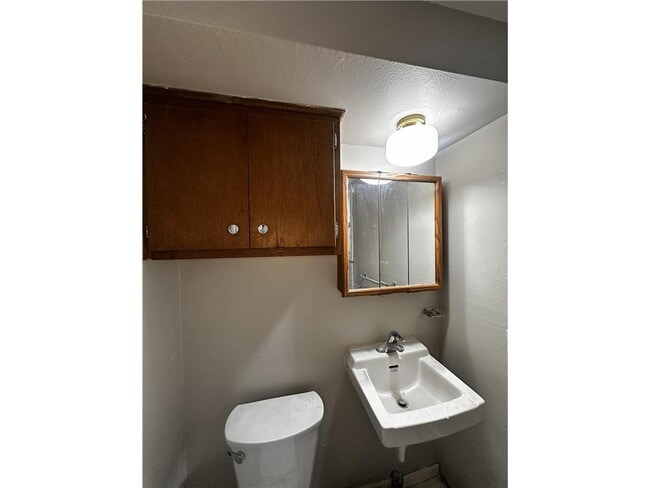 Building Photo - 453 13th Ave NW