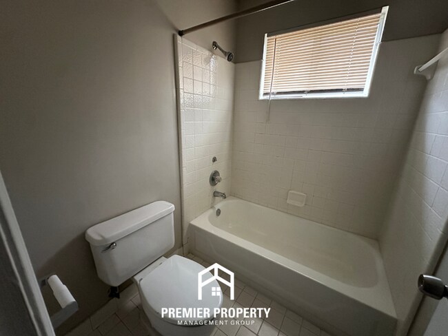 Building Photo - Stunning 4BR Cordova Home | Chef's Kitchen with Island, Formal Dining & Fireplace