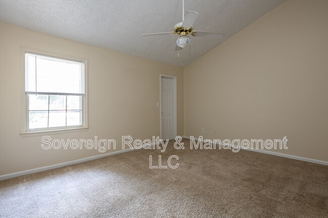 Building Photo - 4028 Elm St