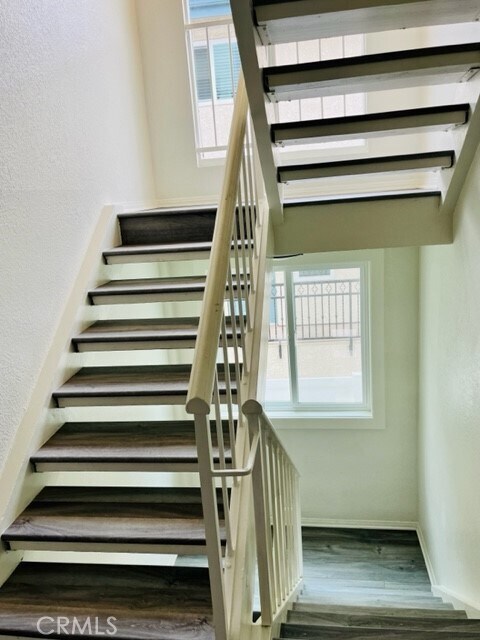 Building Photo - 638 3rd St