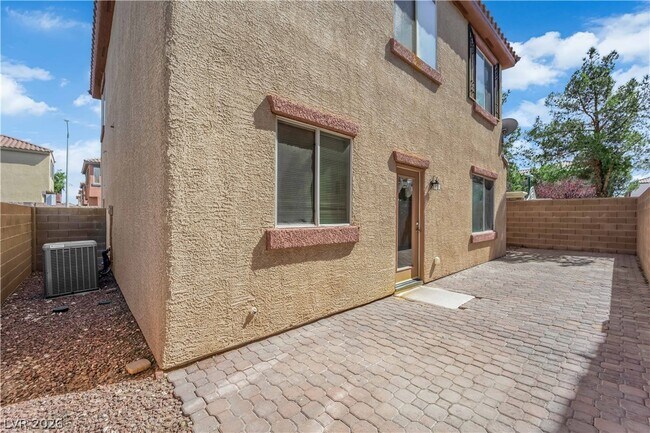 Building Photo - 10573 Allegrini Dr