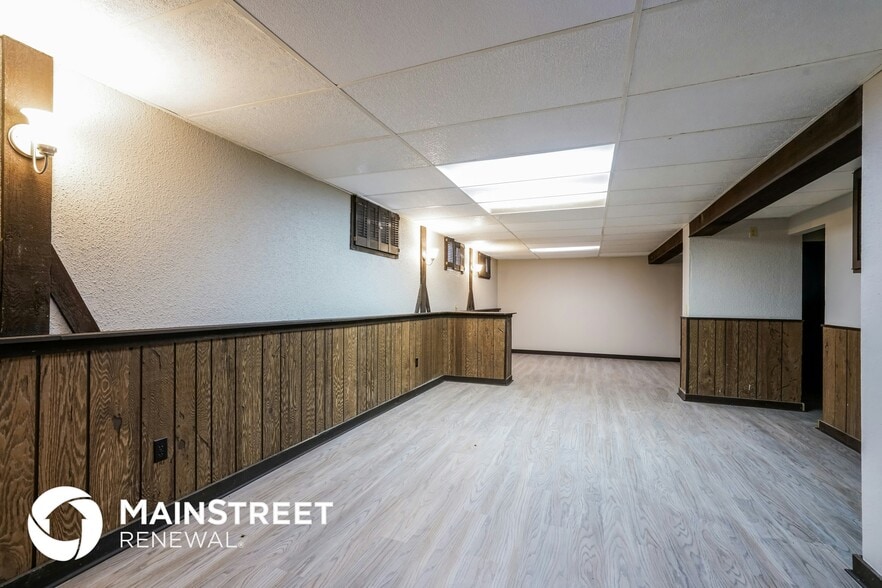 Building Photo - 2825 Dividend Park Dr