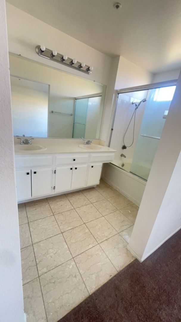 Building Photo - Southridge 4bed 2bath Beauty!