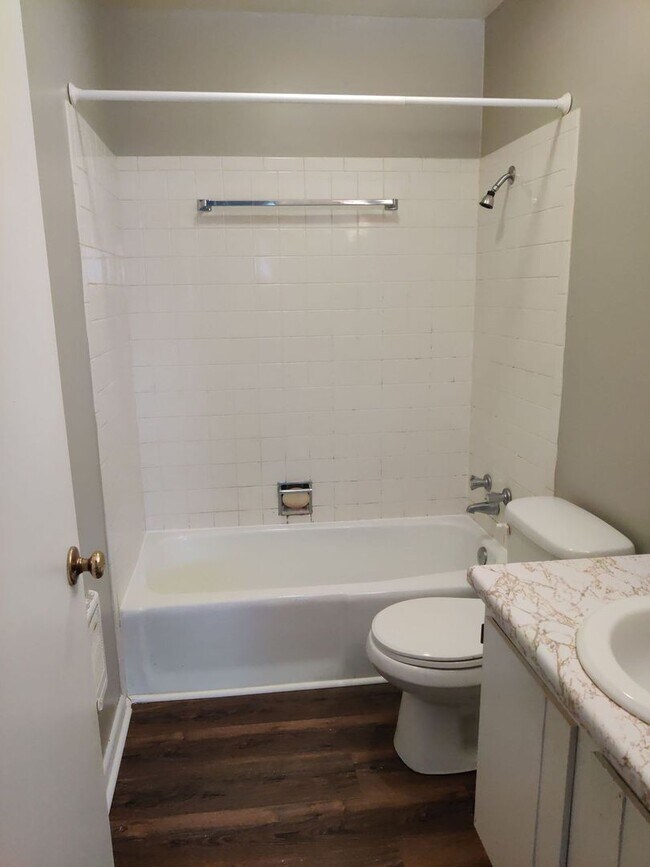 Building Photo - 110-112 Jennison Street