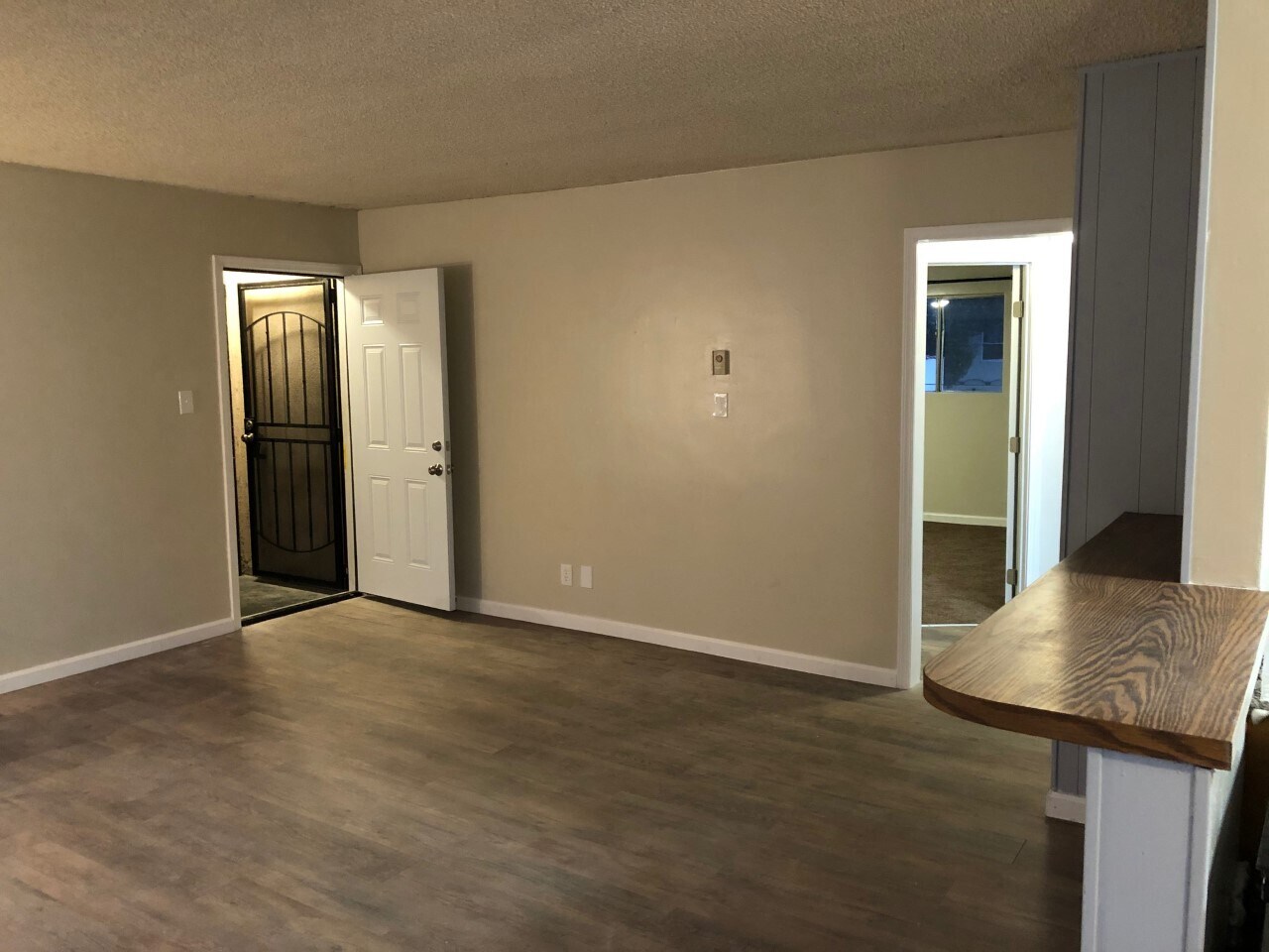 Building Photo - 2107 Earl Ave