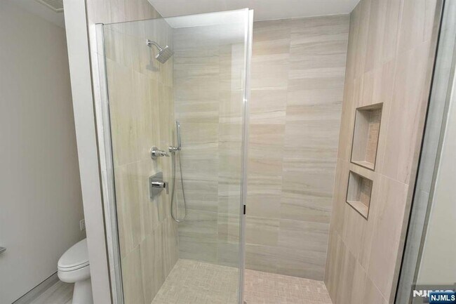 Building Photo - 120 Collignon Way