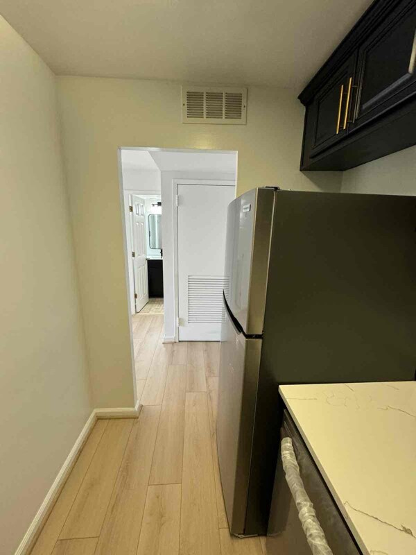 Building Photo - 3101 S Manchester St