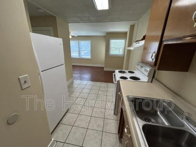 Building Photo - 413 3rd Ave NW
