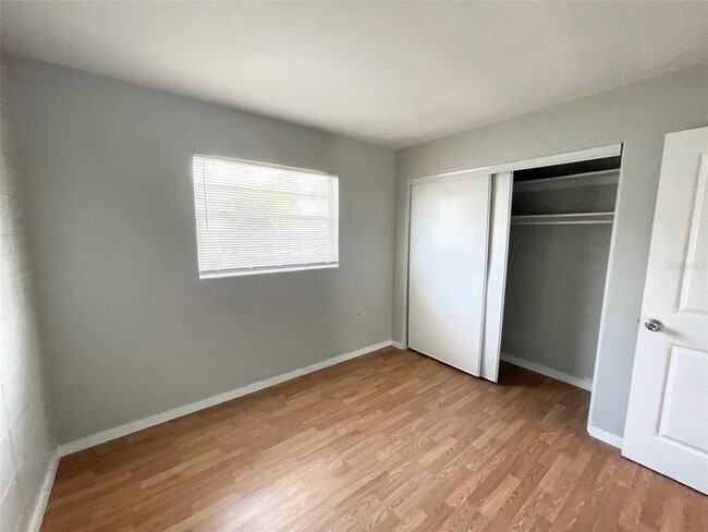 Building Photo - 1343 W Point Dr