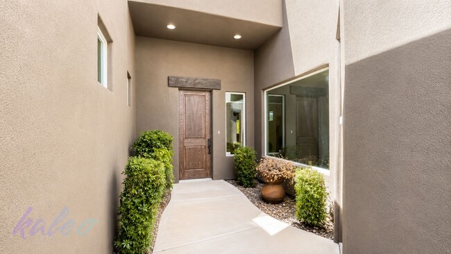 Building Photo - 3278 S Retreat Dr