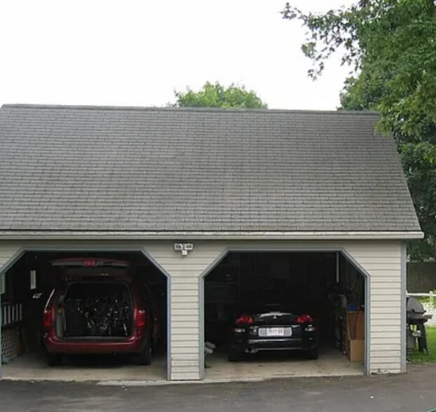 Building Photo - 136 Chestnut St