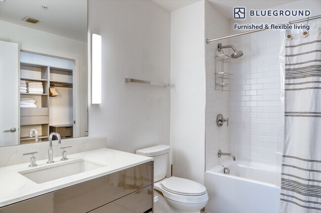 Building Photo - 4131 Laguna St