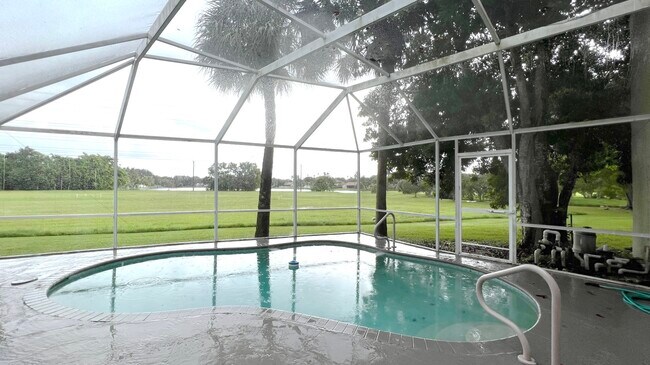 Building Photo - 10919 Mainsail Dr